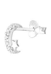 Orecchino a forma di luna crescente in argento, decorato con gemme trasparenti e un dettaglio a stella, con un perno e una chiusura a farfalla.