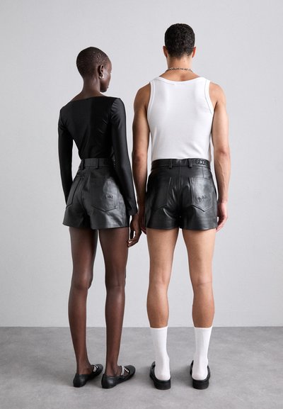 GCDS UNISEX - Σορτς - black