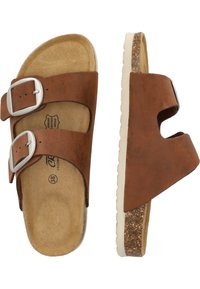 Bruine leren sandalen met twee verstelbare zilveren gespen en een gevormde kurken voetbed. Voorzien van een witte rubberen zool en uitsparingen in het ontwerp.
