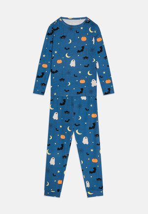 Set di pigiama blu con maniche lunghe e pantaloni. Decorato con pipistrelli, fantasmi, zucche e lune in nero, bianco, arancione e giallo.