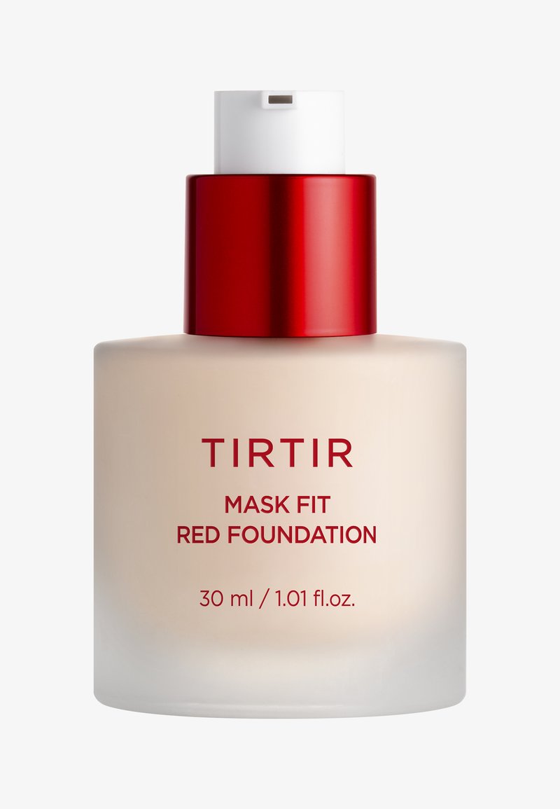Fond de teint TIRTIR Mask Fit rouge dans un flacon en verre dépoli, avec une pompe blanche et un capuchon rouge brillant. Capacité de 30 ml.