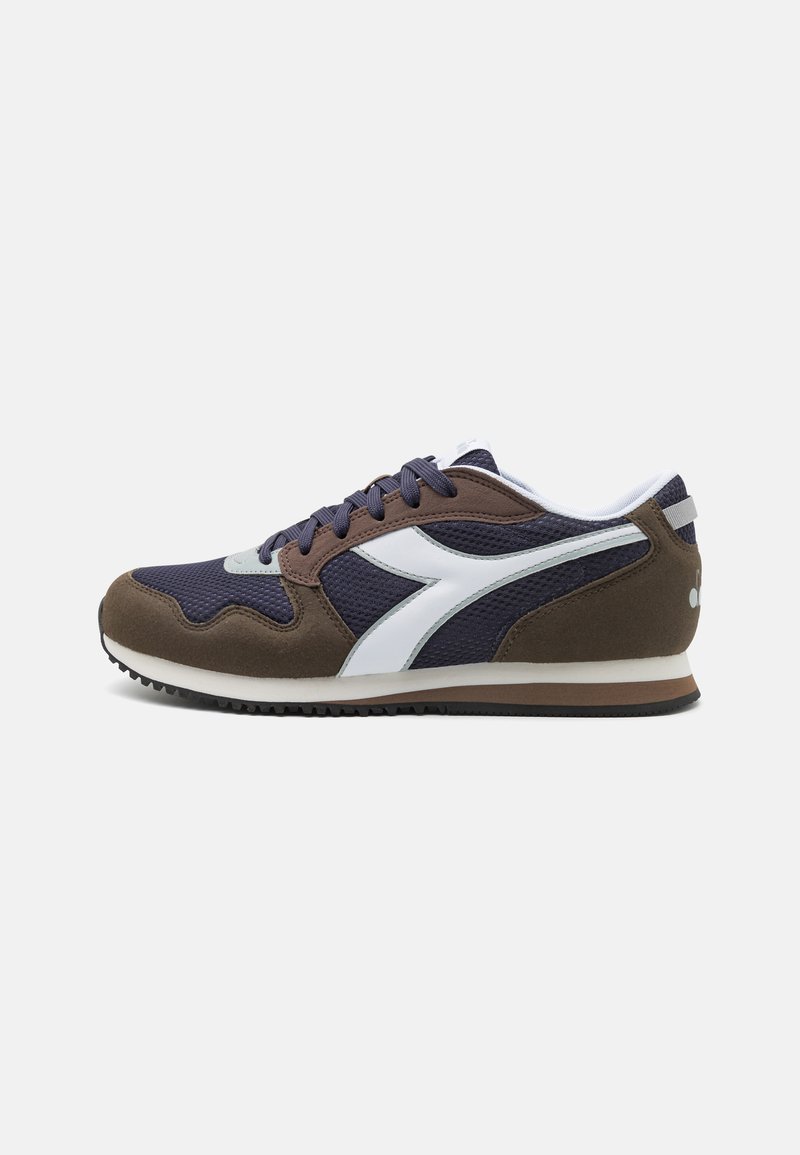 Diadora Ratrile Diadora SKYLER UNISEX - Trainers - classic navy/dark blue - Zalando.ie