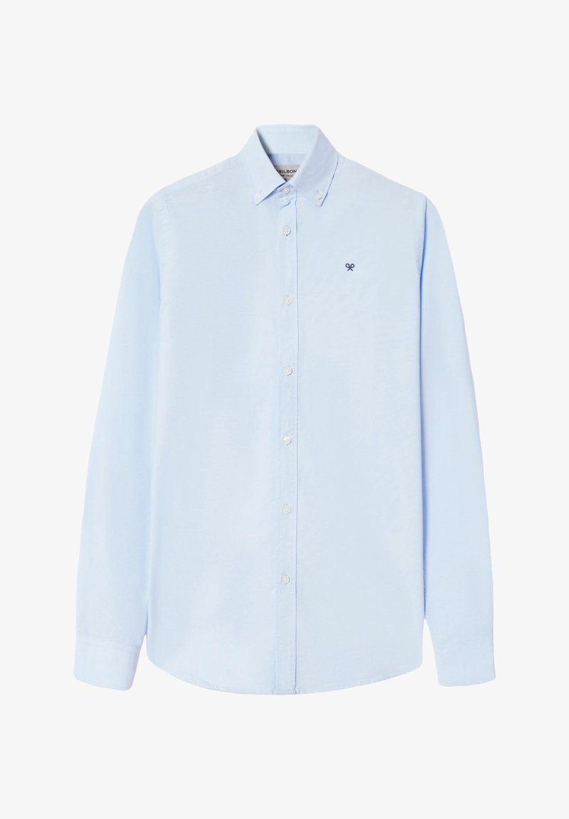 Camiciabutton-up azzurro chiaro a maniche lunghe in cotone, con colletto classico e un piccolo logo blu navy sul lato sinistro del petto. Vestibilità standard.