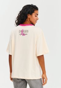 NAOKO Triko s potiskem - off-white