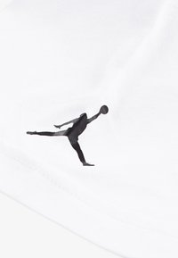 Thumbnail Image 6