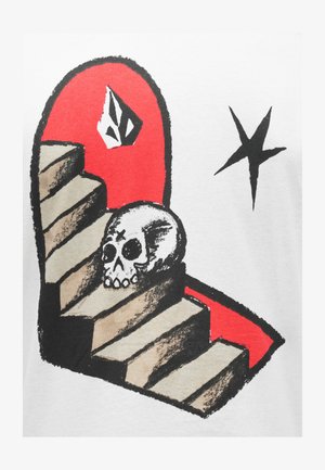 Weißes T-Shirt mit einer Grafik von Treppen und einem Schädel vor rotem Hintergrund mit schwarzen Akzenten und Details, die Tiefe und Textur betonen.