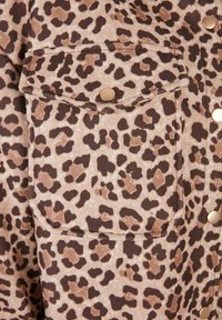 Urban Classics AOP  - Chaqueta fina - leo