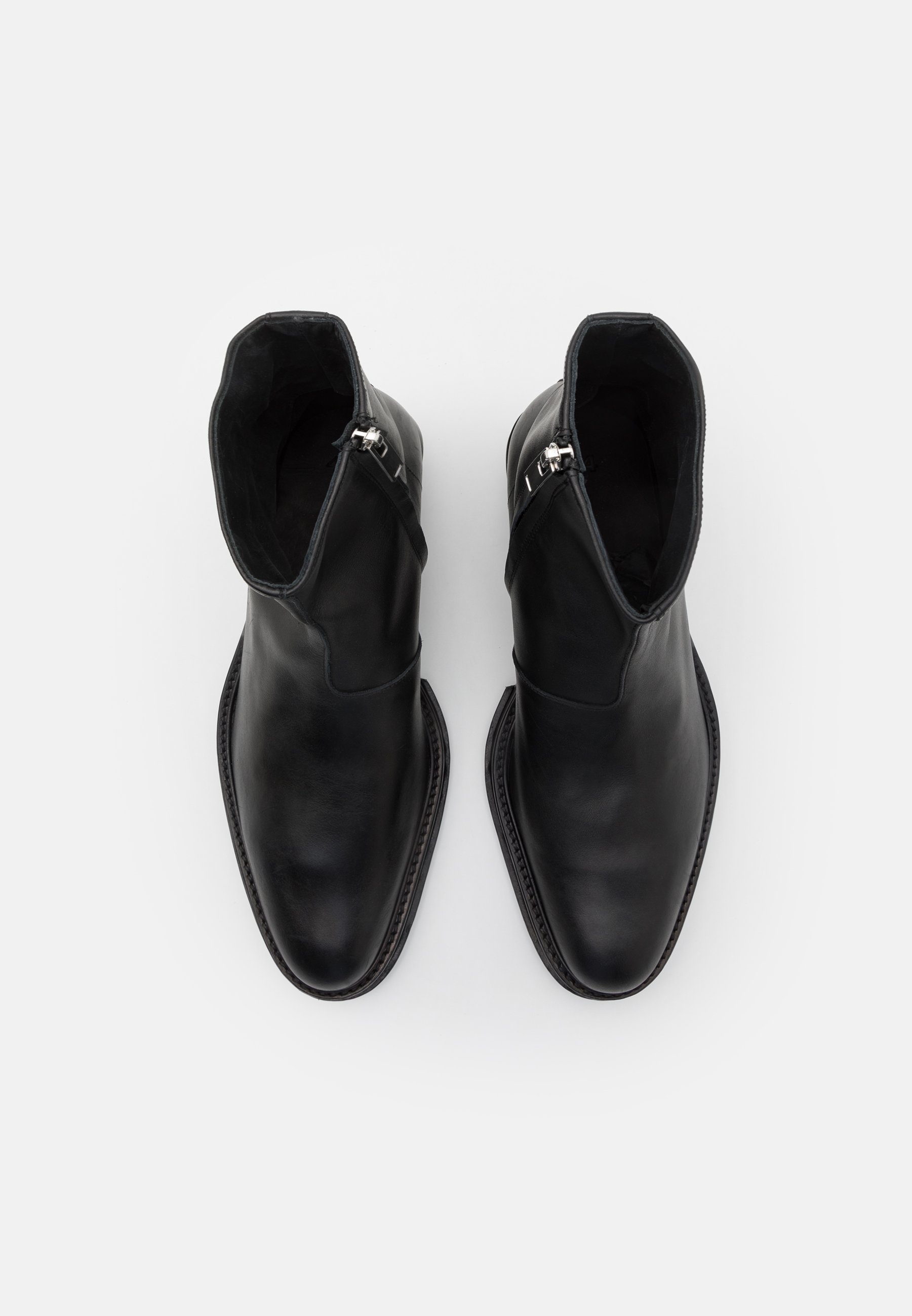 424 ankle lace-up fastening boots