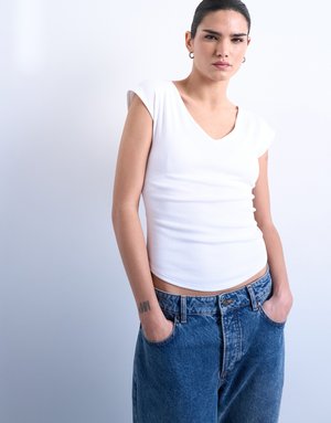 LISSY V NECK - Μπλουζάκι με στάμπα - snow white