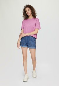 QS  OVERSIZED fioletowy