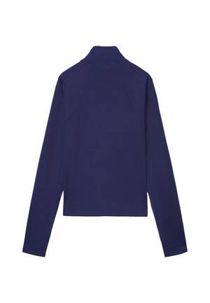 Veste à manches longues bleu marine avec un col montant et un design épuré. Tissu lisse, coutures minimales et absence de détails matériels visibles.