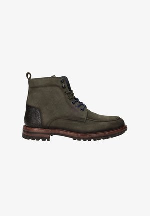 Groene leren enkellaarsjes met een gestructureerde textuur, donkere leren accenten, blauwe veters en een bruine rubberen zool. Beschikt over een lipje aan de hiel.