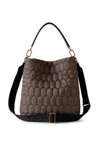Braune, gesteppte Hobo-Tasche mit hexagonalem Muster, schwarzem Tragegurt und goldenen Hardware-Akzenten. Verfügt über eine breite Öffnung und einen sicheren Verschluss.