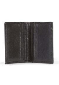 Svart lærWallet med flere kortlommer og en glatt tekstur. Den åpne designen avslører innvendig søm og en myk, smidig finish.