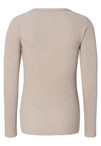 Beige lange mouwen trui met een geribbelde textuur en een ronde halslijn. De achterkant heeft een subtiele naad en geen zichtbare patronen of accenten.