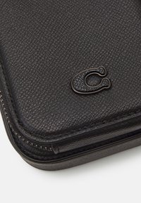 COACH PHONE CROSSBODY - Maska za mobitele - black