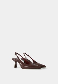 Bershka KITTEN HEEL - Klasické lodičky - brown