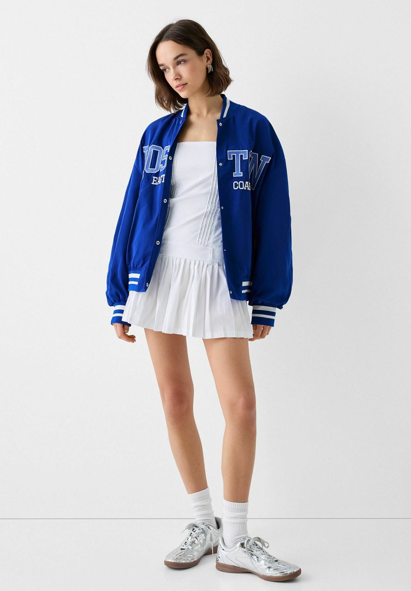 Bershka Bomberjacks blauw