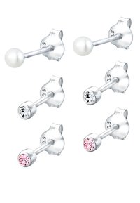 Sæt med seks studs øreringe med sølvfarvede metalstænger. Finesser inkluderer perler samt klare og lyserøde ædelsten, hver med en rund form og poleret overflade.