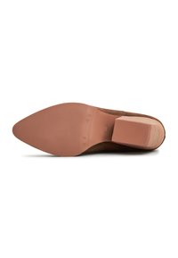 Talpa de pantof cu toc �înalt din suede maro, cu o formă ascuțită, fund din cauciuc texturat bej și un toc pătrat dreptunghiular. Mărimea marcata ca 38.