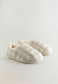 Gray and cream checkered slippers made of soft felt, featuring a quilted design and plush lining. Rounded toe with a minimal rubber sole.