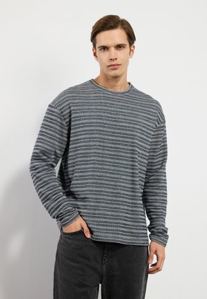 Pier One Top s dlhým rukávom - navy