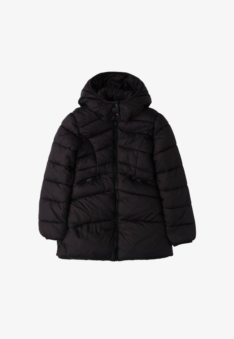 Schwarze Steppjacke mit Kapuze, ausgestattet mit einem Reißverschluss vorne, Reißverschlusstaschen an den Seiten und einem gesteppte Design mit horizontalen Nähten.