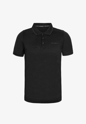 Černé polo tričko vyrobené z bavlny, s knoflíkovou légou na tři knoflíky, krátkými rukávy a decentním logem na hrudi. Texturovaný límec.