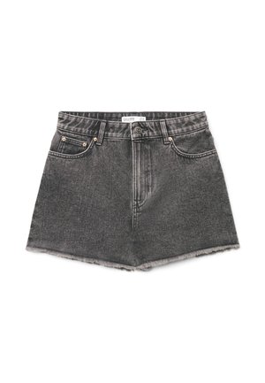 Shorts di jeans neri a vita alta con orlo sfrangiato, bottone e cerniera frontali e passanti per cintura, distesi su uno sfondo bianco.