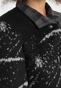 Desigual Abrigo corto - black