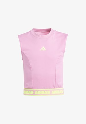 Rožinė be rankovių sportinė palaidinė su aukštu kaklu, prigludusia forma ir geltona juosta su prekinio ženklo pavadinimu "ADIDAS", kuri kartojasi. Lygus audinys.