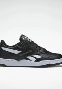 Reebok Classic BB 4000 II TRAINERS - Volnočasové šněrovací boty - core black   cloud white   pure grey