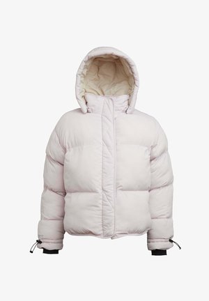 Veste doudoune rose pâle avec capuche, présentant un motif matelassé, une fermeture éclair à l'avant et des poignets réglables. Texture douce, design isolé.