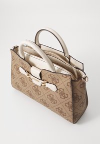 Guess NOLANA GIRLFRIEND SATCHEL - Sac à main - beige