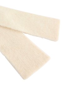 Due strisce di feltro di colore crema con una texture morbida, dotate di bordi arrotondati e un design piatto e uniforme, adatte a diverse applicazioni.