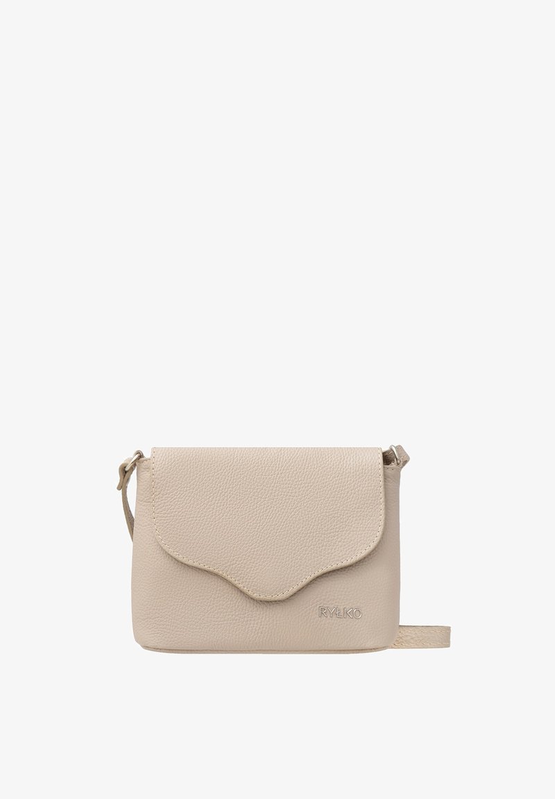Borsa a tracolla in pelle beige con superficie testurizzata, chiusura a patta superiore e cinturino rimovibile. Presenta un logo sottile nella parte anteriore.