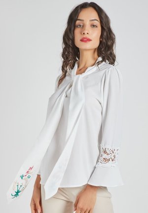 CON LAZO EL CUELLO - Blusa - blanco