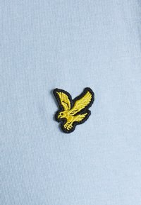 Lyle & Scott PLAIN - T-shirt básica - light blue