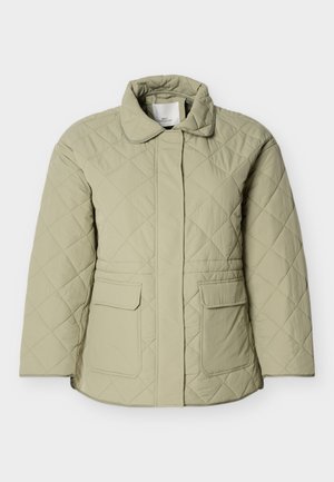 Lysegrønn quiltet jakke med krage, to frontlommer og rett passform. Laget av et glatt, lett skinnende materiale.