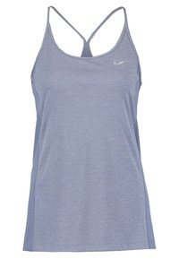 Světle modrý atletický top s přiléhavým střihem, tenkými ramínky a dvojitým překříženým zády. Vyrobený z hladké, strukturované látky s logem na přední straně.