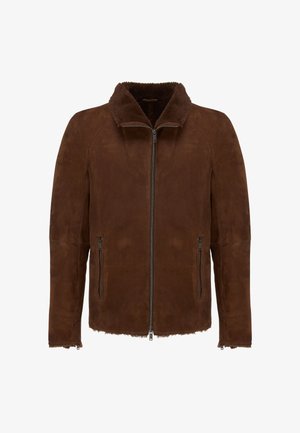 Donkerbruine suède jas met een schapenvachtkraag, ritssluiting aan de voorkant en ritssluitingen op de zijzakken, ontworpen voor koud weer.