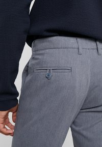 DRYKORN Tygbyxor - royal blue