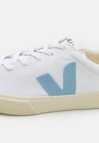 Veja CAMPO - Tenisice - white/steel