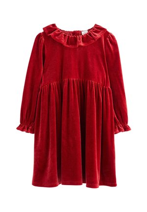 Rotes Samtkleid mit langen Ärmeln, geraffter Taille und einem Rüschenkragen sowie Rüschenmanschetten, geeignet für formelle oder festliche Anlässe.
