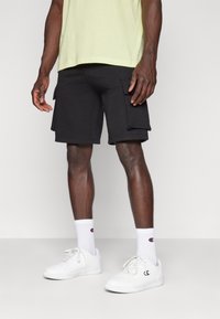 Champion - ICONS CARGO BERMUDA SHORTS - Sportiniai šortai - black Miniatiūros vaizdas 1