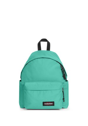 Sac à dos Eastpak turquoise avec poignée noire, poche avant zippée et compartiment principal avec fermeture éclair.