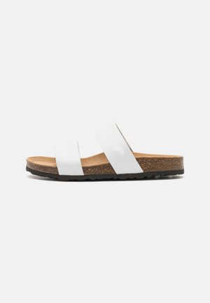 TWIN STRAP - Sandalias planas - white