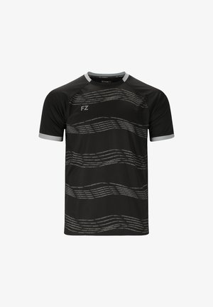 Sort atletisk T-shirt med korte ærmer, der har et bølgemønster i grå. Hvide accenter på kraven og ærmesnitterne. Blødt stof.