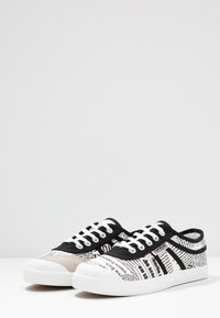 Kawasaki NEWS SHOE - Sneakers basse - white