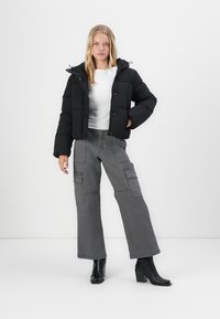 JDY JDYWONDER HOOD PUFFER - Žieminė striukė - black